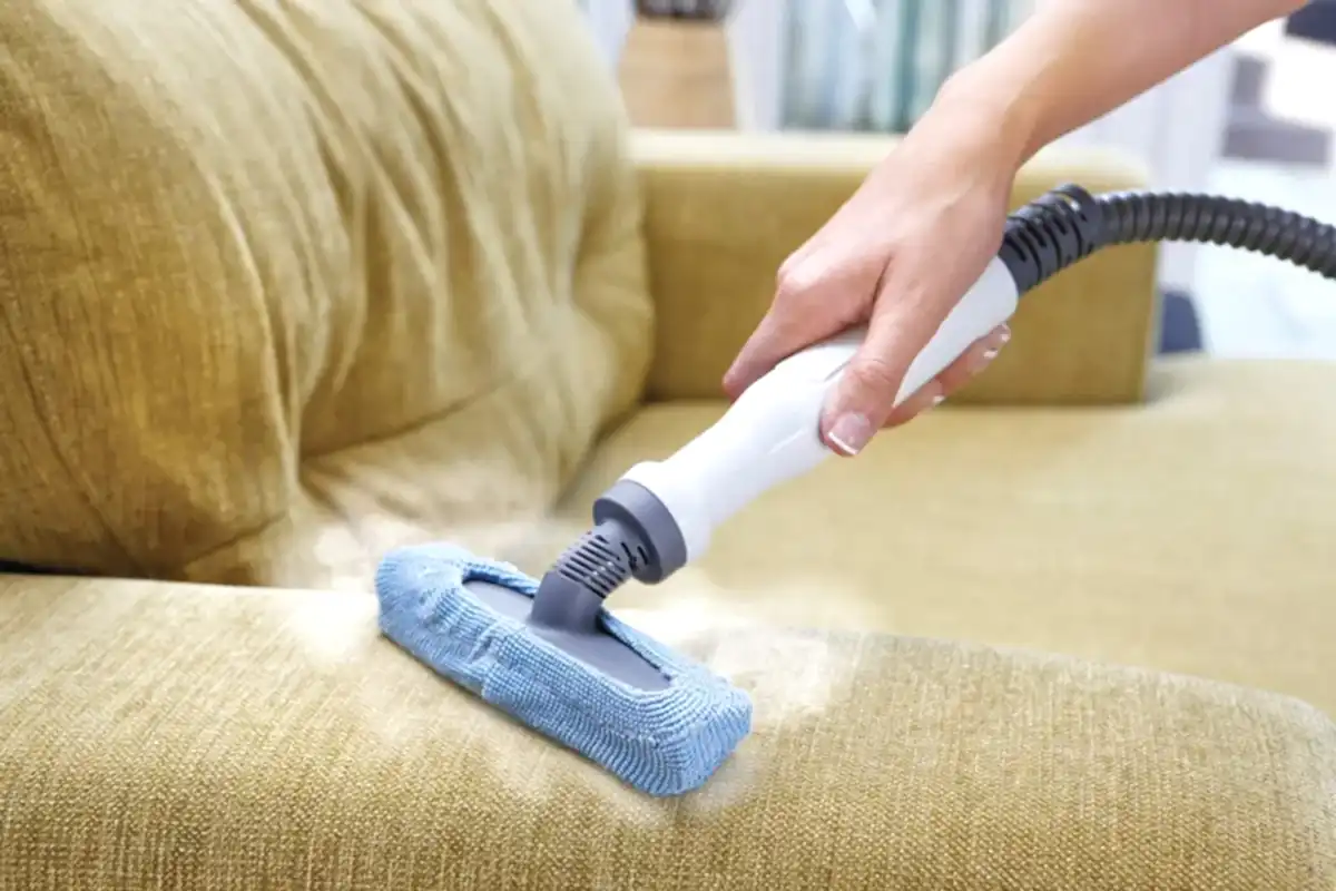 Koltuğa Yapışan Sakız Nasıl Çıkar?