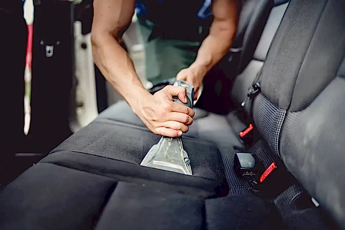 Araç Koltuk Lekesi Neyle Çıkar?