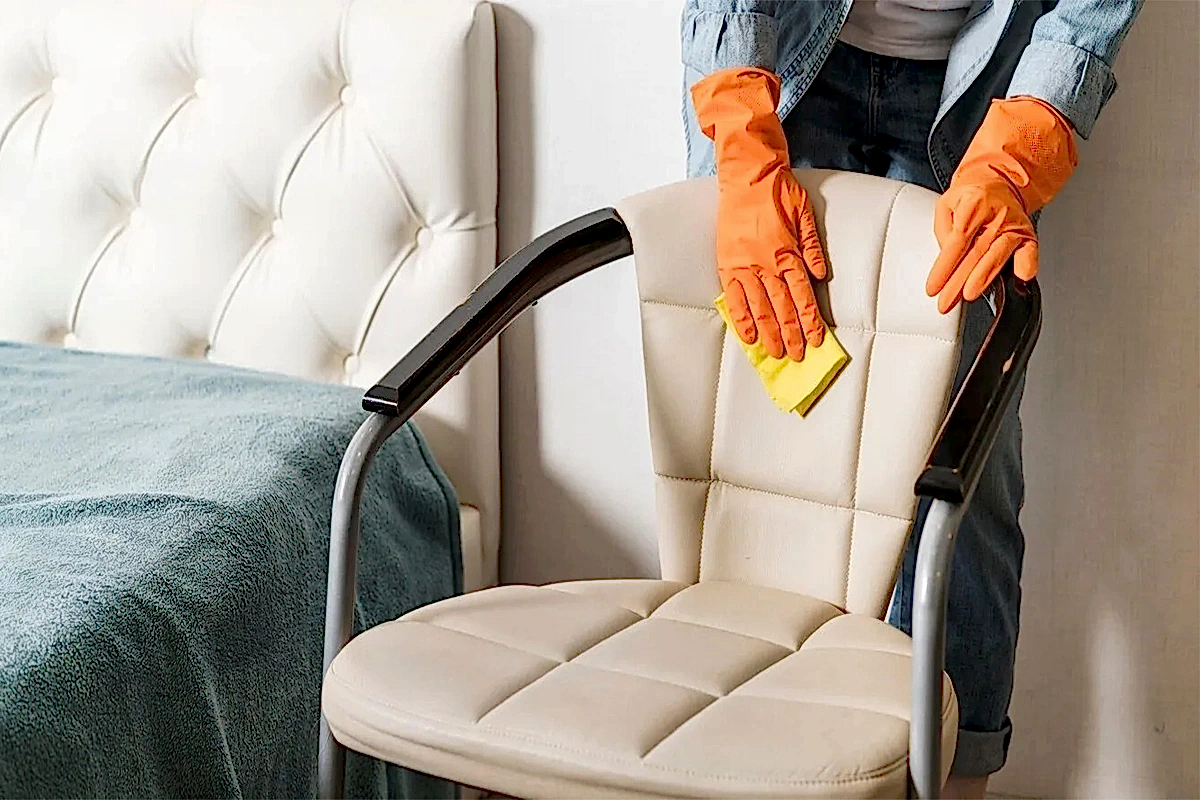 Yemek Sandalyelerinde Koku Giderici Yıkama